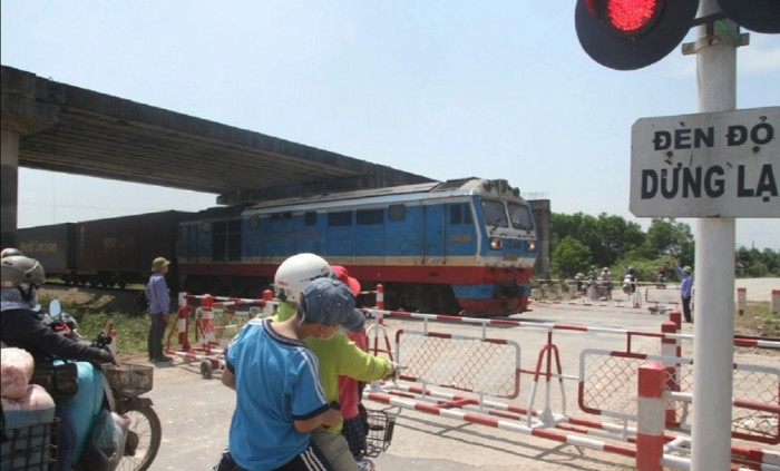  Bộ Giao thông vận tải thống nhất xây nút giao khác mức qua đường sắt tại Hải Dương
